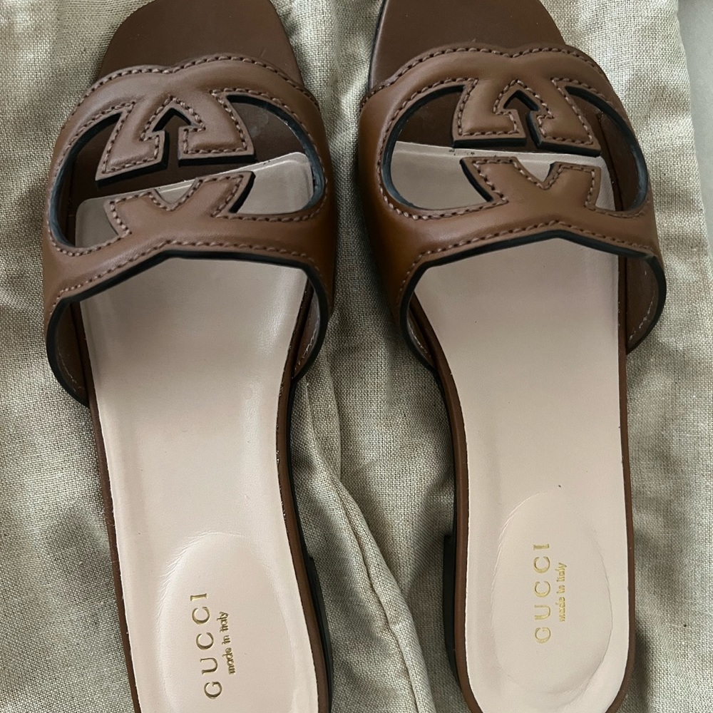 Gucci Slippers - image 1